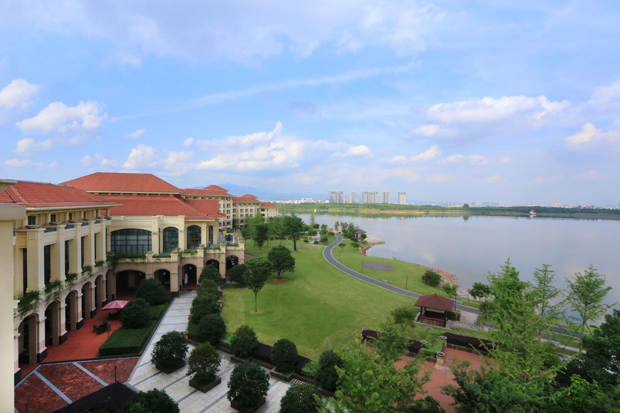 Your World International Conference Centre Иу Экстерьер фото