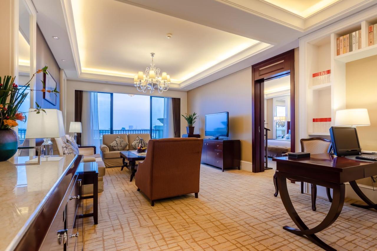 Your World International Conference Centre Иу Экстерьер фото